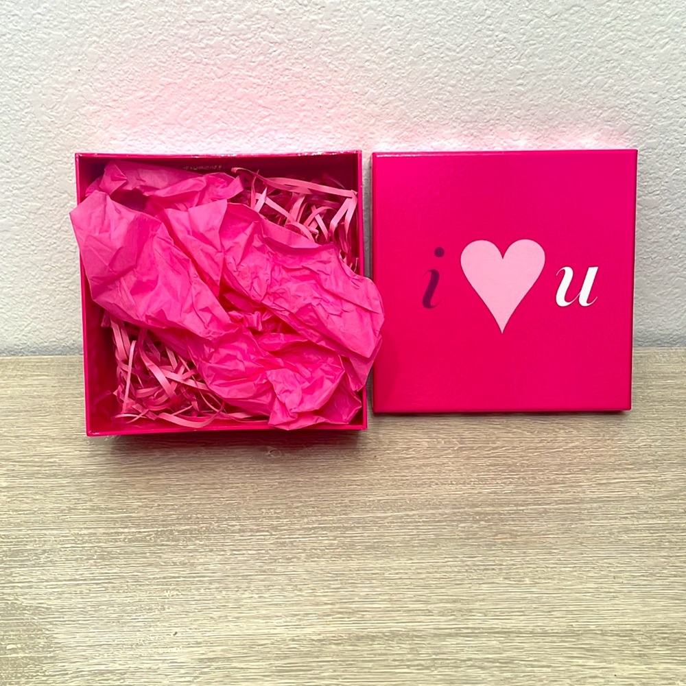 Pink Gift Box - Picture 3 of 5